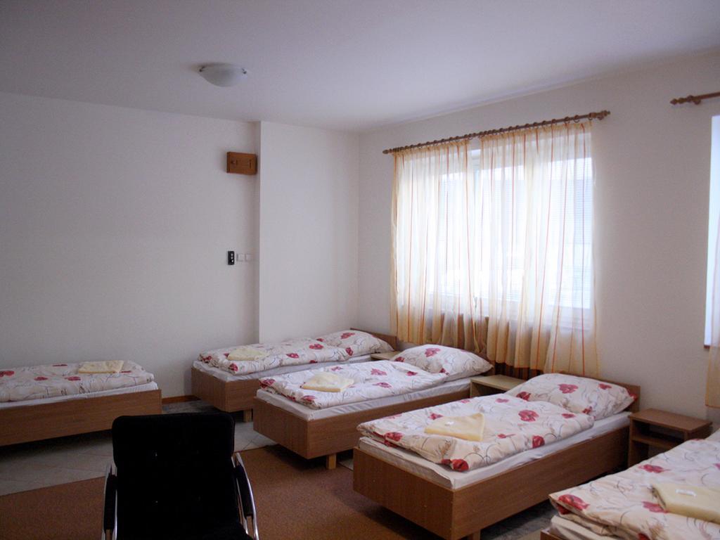 Penzion Koras Vrútky Zimmer foto
